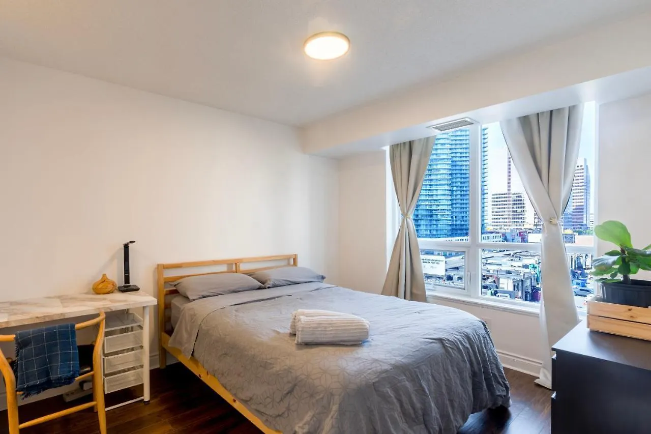 Near Yonge Finch Subway 2Bed 2Bath Condo Free Parking Торонто Канада