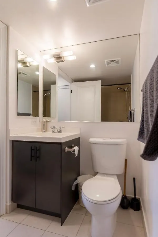 Near Yonge Finch Subway 2Bed 2Bath Condo Free Parking Торонто 0*,  Канада