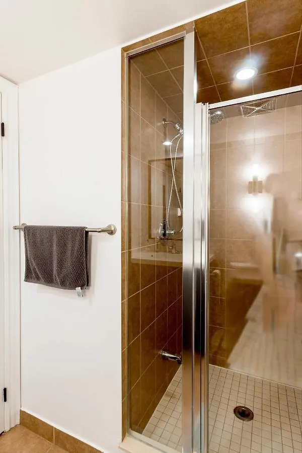 Near Yonge Finch Subway 2Bed 2Bath Condo Free Parking Toronto 0*,