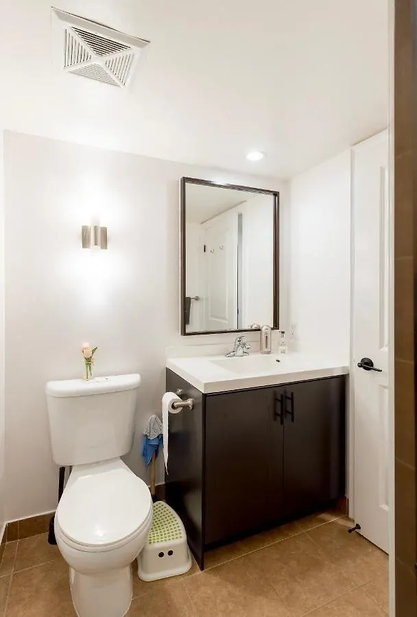 Apartment Near Yonge Finch Subway 2Bed 2Bath Condo Free Parking Toronto