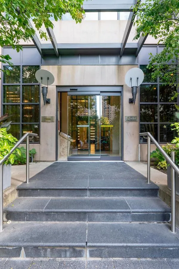 Апартаменты Near Yonge Finch Subway 2Bed 2Bath Condo Free Parking Торонто